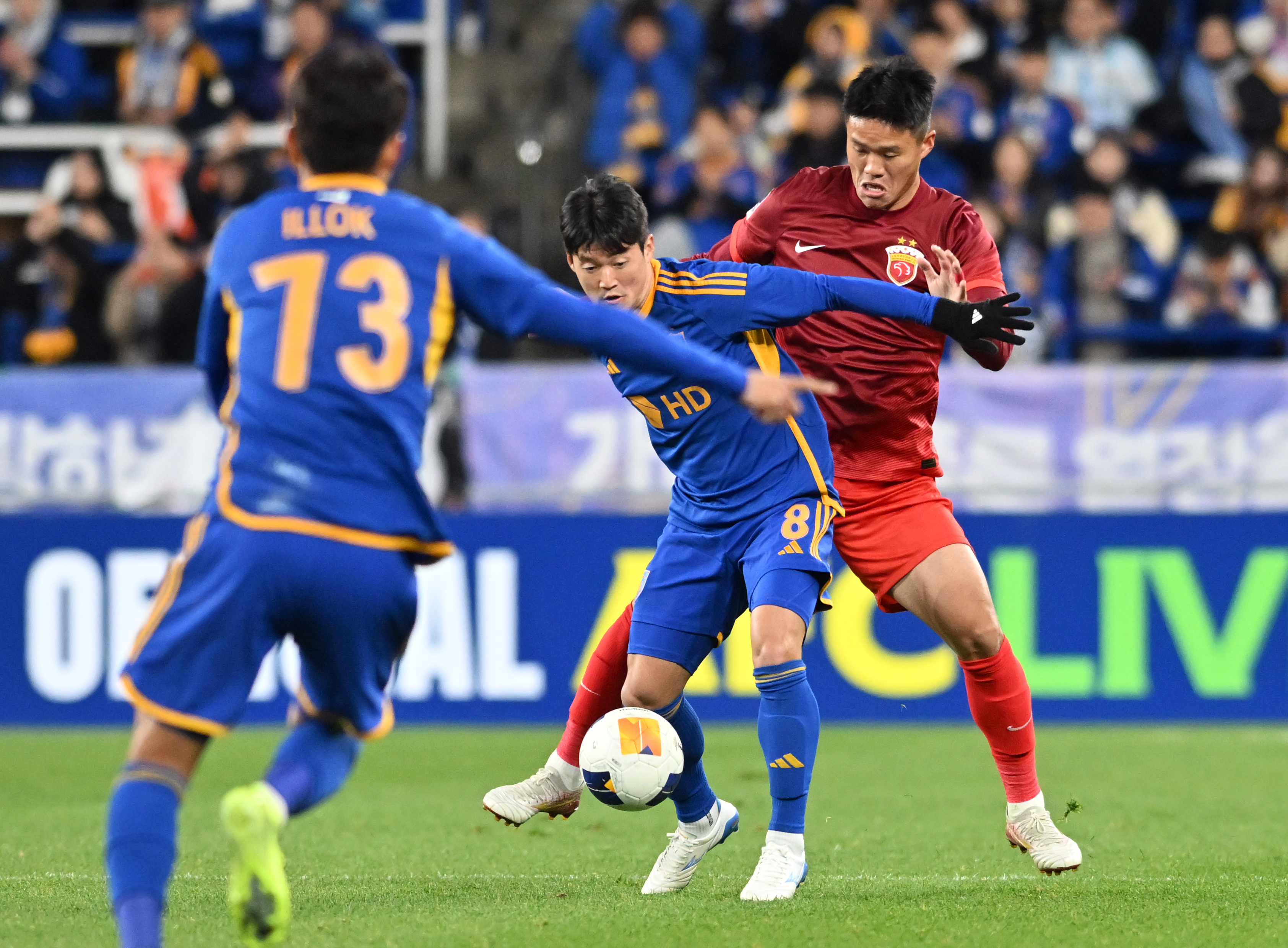 英雄联盟赔率-包含转会期中超焦点战，尤文图斯迎来里程碑，质疑声仍在，训练强度明显提升的词条